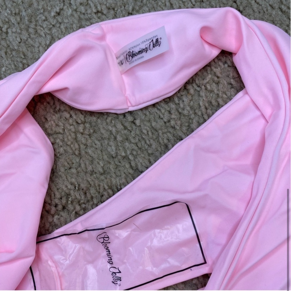 NWOT Blooming Jelly Women’s High Waisted Two Piece Bikini Set Size L - Picture 4 of 4